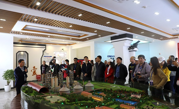 "Walking in China • 2021 overseas Chinese media executives' trip to Chongqing - focusing on the construction of green Yangtze River Ecological Civilization" jointly visited conch entrepreneurship